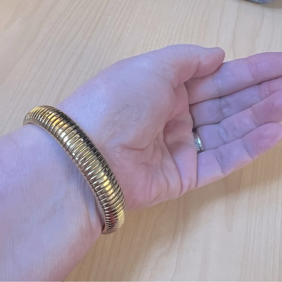 Stretchy Thick Gold Band Bracelet *NEW* - Picture 8 of 9